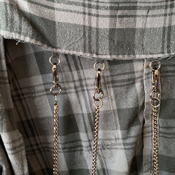 Cropped Chain Link Flannel - Picture 6 of 6